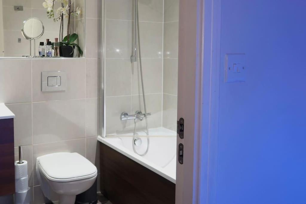 Cosy City Centre Apartment With Parking Бирмингам Екстериор снимка