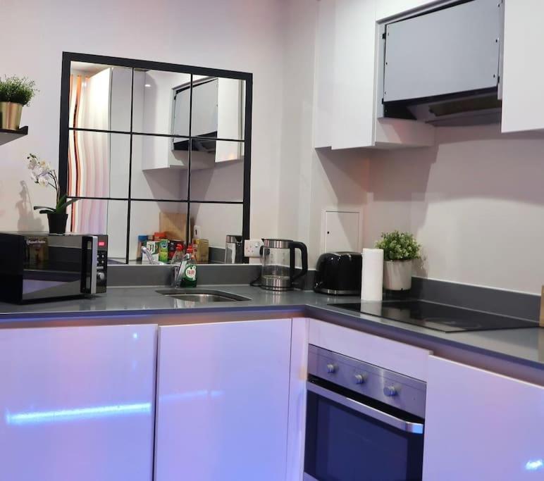 Cosy City Centre Apartment With Parking Бирмингам Екстериор снимка